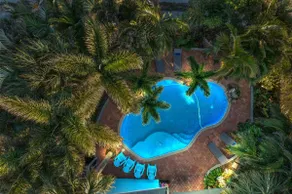 4/4 Home w/ Pool & Hot Tub – Steps from the Beach! - Image 5