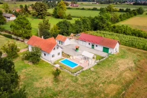 Green Oasis Estate with Private Pool and Backyard near Zagreb - Image 2