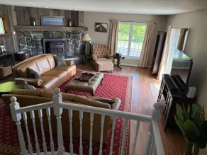 Antique farmhouse with spectacular mountain view - Image 2