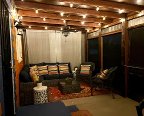 Downtown/walking trails/pets/large fenced yard - Image 3