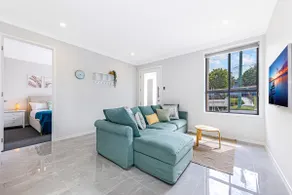 Lovely House @ Lalor Park - Image 4