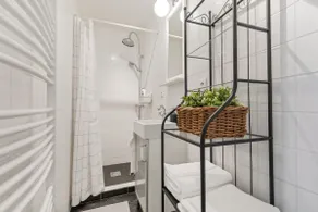 Rustic Vineyard House - Image 5