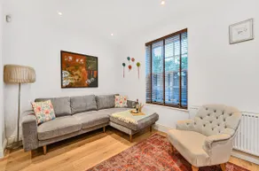 Chic Apartment - 2 mins to Hampton Court - Image 3