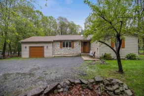 Serenity and Fun all in one in this Cozy Pocono Cabin - Image 5