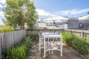 Coastal charm: Fresh studio in the heart of Lorne - Image 4