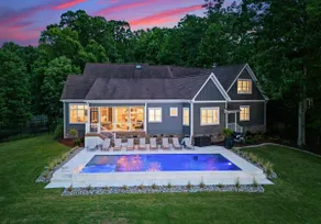 Beautiful Lake House with Pool & Hot Tub - Image 5