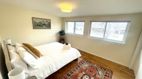 Bright & Open 2 Bed, Home Walk to Downtown & CU - Image 5