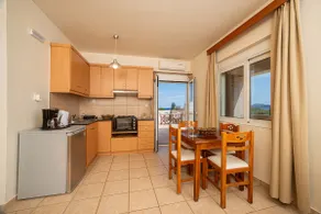 Mini Art Apartments - Image 2
