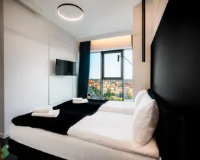 HANZA Black & White 17th floor SPA & Pool Parking by Stayly - Image 4