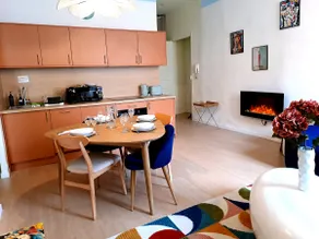 At Laura & Thomas apartment in the city center of Vieux Port - Image 5