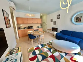 At Laura & Thomas apartment in the city center of Vieux Port - Image 2