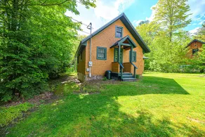 Walk to Sunapee | Screened Porch Bliss + Cool AC - Image 4