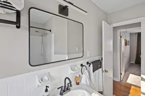 Richmond Retreat near Airport & City - 3Br/1.5Bth - Image 4