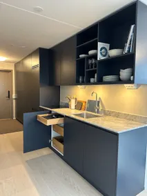 New top floor apartment in city center - Image 5