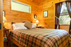 Sparkling clean cabin near Rail Trail & Placid! - Image 2