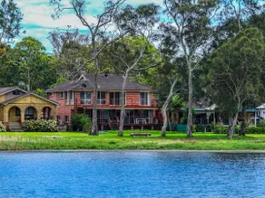 Aqua Vista Retreat - Image 2