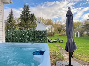 2 Min Walk to Windham | Hot Tub | Mtn Views - Image 2