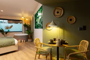 Bali Suite – Jacuzzi • Private Sauna • Secret Room - Image 3
