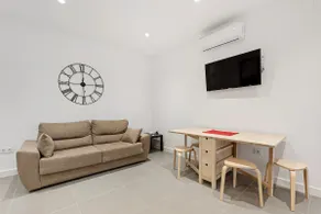 James Apartments, Family Apartment 1 - Image 4