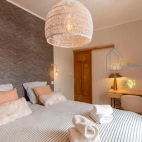 Le Grillon de Pongo Elegant two-room apartment with balconies - Image 3