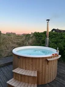 Charming cottage 250 meters from the sea and with a hot tub - Image 4