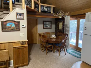 Cozy Getaway Full Log Cabin - Image 5
