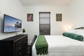 Full Kitchen, AC, WiFi, W/D, Near B Ball/Downtown - Image 3