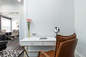 Full Kitchen, AC, WiFi, W/D, Near B Ball/Downtown - Image 2
