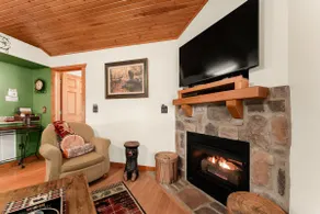 Lake Side Lodge - Image 4