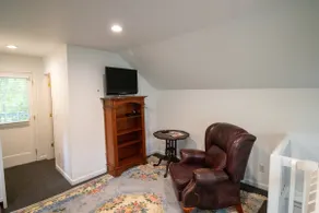 Serene Loft Historic Brookhaven - Image 3