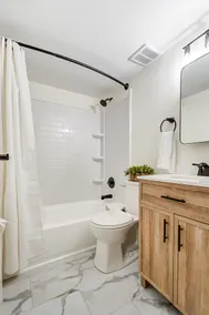 Renovated 1BR-Central Location-Private Parking-Gym - Image 3