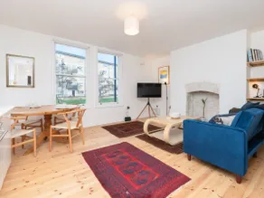 Stylish Flat: City & Canal Walks - Image 4