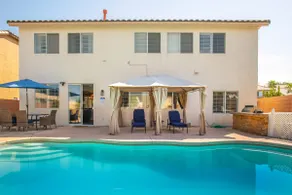5 BD Luxury Vegas Stay w/Game Room and Pool! - Image 2
