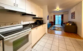 Charming, well-furnished apartment - Image 5