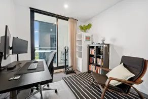 Riverina - Ultimate Footscray Getaway with parking - Image 4