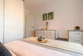 Chic 1BR with Balcony in Northern District - Image 5