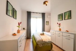 Chic 1BR with Balcony in Northern District - Image 2