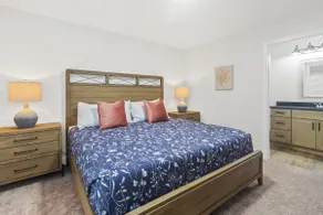 Modern & Comfy, Private Deck, 10 min to Greenville - Image 2