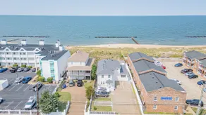 Oceanfront Cozy Beach Duplex - Image 4