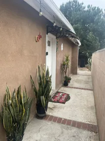 Little GuestHouse in Covina - Image 3