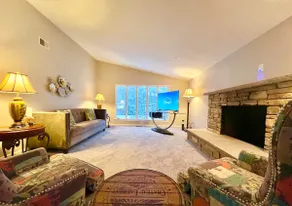 Spacious, Family friendly, 5 minutes to downtown - Image 4