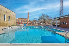 Comfy 2BD Abode Mins from DT Clayton | Pool | Gym - Image 5