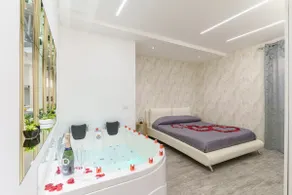 Private Jacuzzi/Self Check-in/Wi-Fi/Parking Space - Image 2