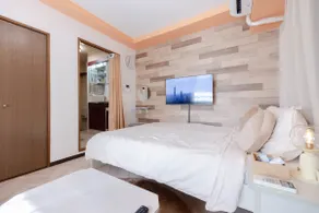 Add color to your trip to Yokohama with a hotel that offers kitchen facilities for up to 3 guests! - Image 3