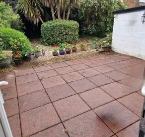Spacious house with parking in excellent location - Image 4