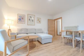 Deluxe 1BR Apartment - near Hallstatt - Image 2