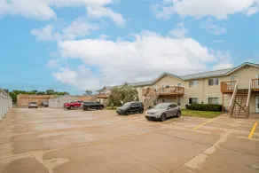 Free Parking I Coffee I Queen Bed I Keyless Entry - Image 2