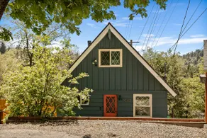 Views, Fully Fenced, BBQ, Spacious Deck - Image 4