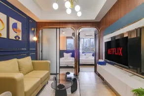 2BR Collins Art Deco W Pool & Playstation 5 - Image 2