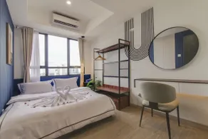 2BR Collins Art Deco W Pool & Playstation 5 - Image 3
